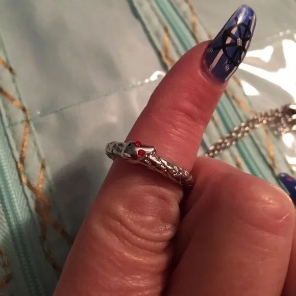 Snake 🐍 fashion necklace - Picture 3 of 3